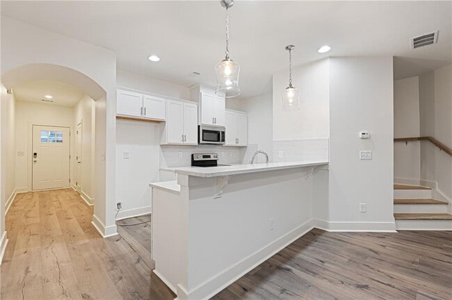 Building Photo - 5820 Calle Vis Dr