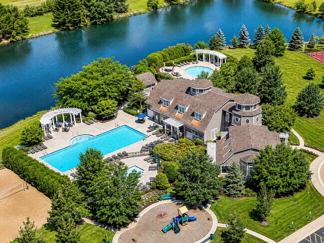Building Photo - 120 Lakeshore Dr
