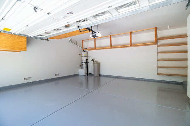Building Photo - 1568 Lamplight Village Ln