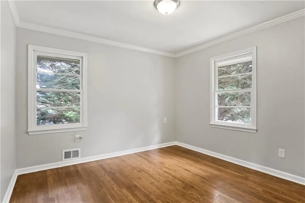 Building Photo - Room in House on Patricia Dr