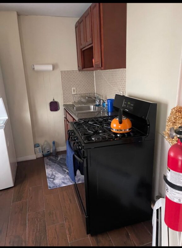 Building Photo - 26 Ella St