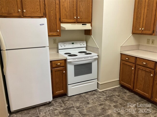 Building Photo - 409 N Main St