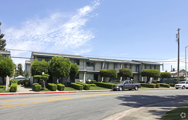 Primary Photo - Park View Apartments