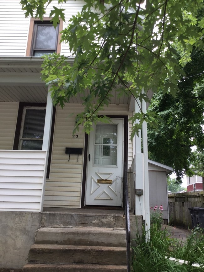 Building Photo - 117 E Morgan St