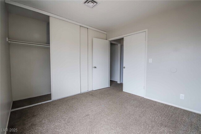 Building Photo - 7019 Grassy Knoll St