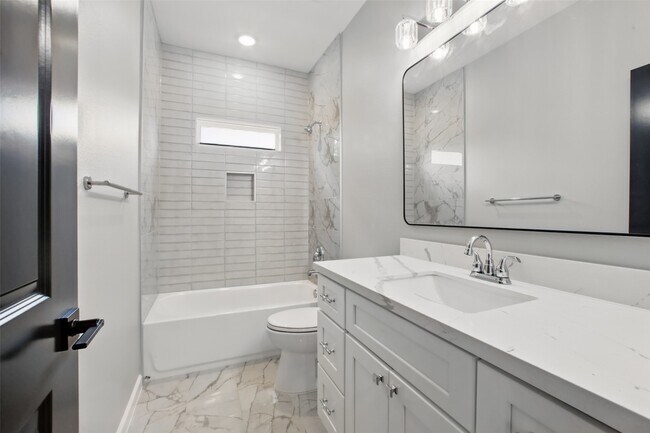 Building Photo - 4719 Mallow St