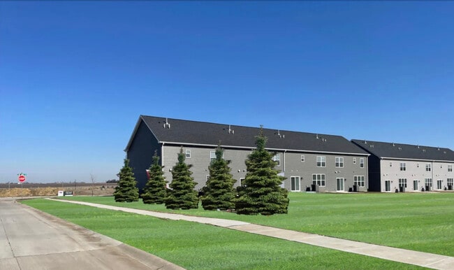 Building Photo - 401 E Donahue St