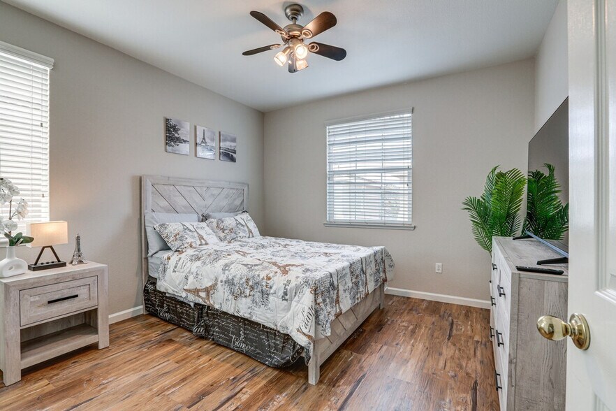 Building Photo - 7515 Sheldon Rd