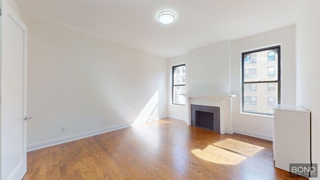 Building Photo - 26 E 91st St