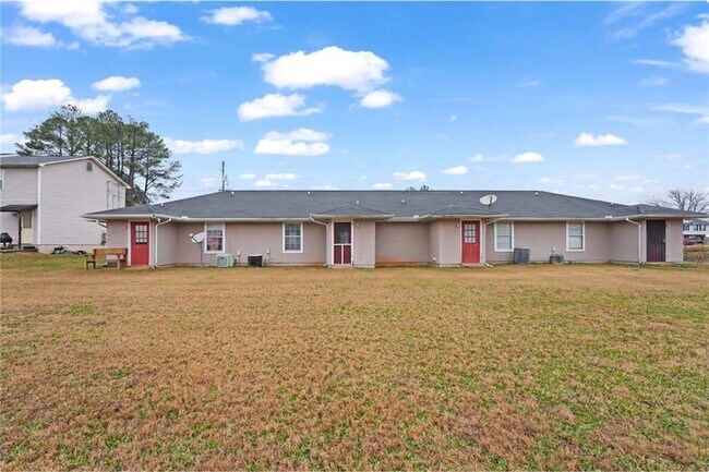 Building Photo - 124 Evergreen Trail SE