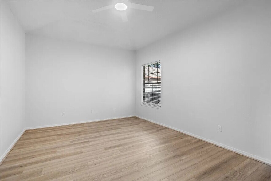 Building Photo - 4313 Flamingo Way