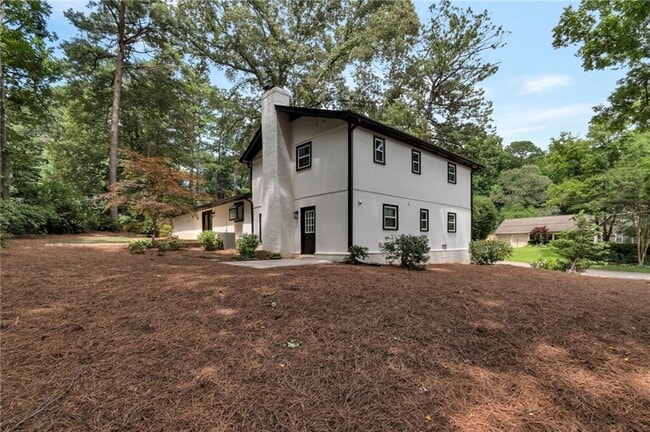 Building Photo - 3480 Tanbark Ct NE