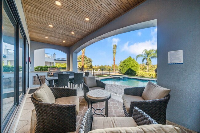 Building Photo - 815 Golden Bear Dr