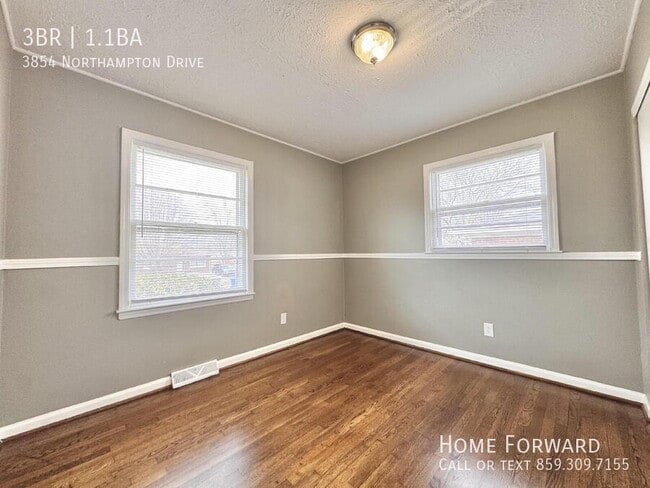 Building Photo - 3854 Northampton Dr