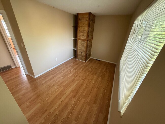 Building Photo - 13445 Green Cir