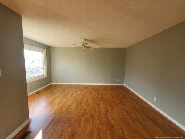 Building Photo - 1208 Cullen Dr