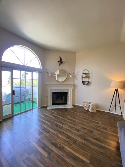 Building Photo - 2623 Antonio Dr
