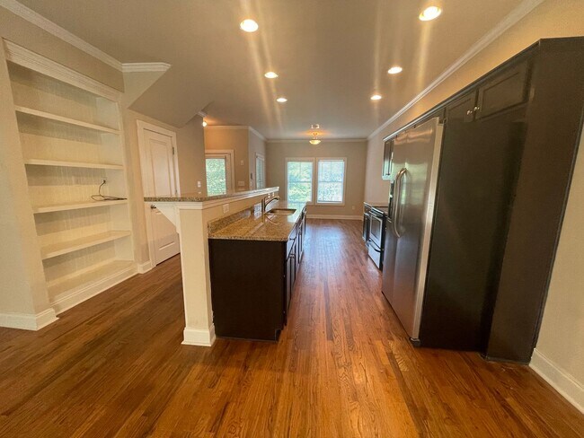 Building Photo - PRE-LEASING FOR AUGUST 2025!