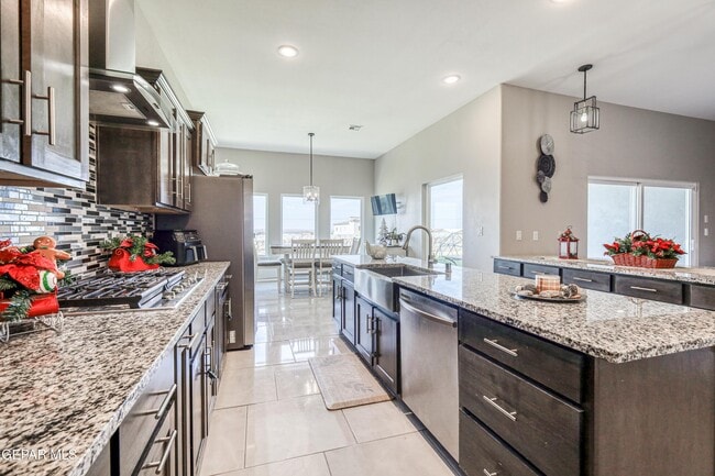 Building Photo - 2375 Enchanted Peaks