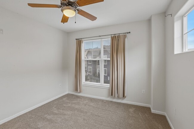 Building Photo - Dual-Suite 2BR/2.5BA Townhome-Style Condo — Gas Fireplace, Balcony & Attached Garage | Heron Cree...
