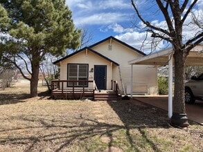 Building Photo - LARGE CORNER LOT!  2 bed 1 bath, could be 3 bedroom