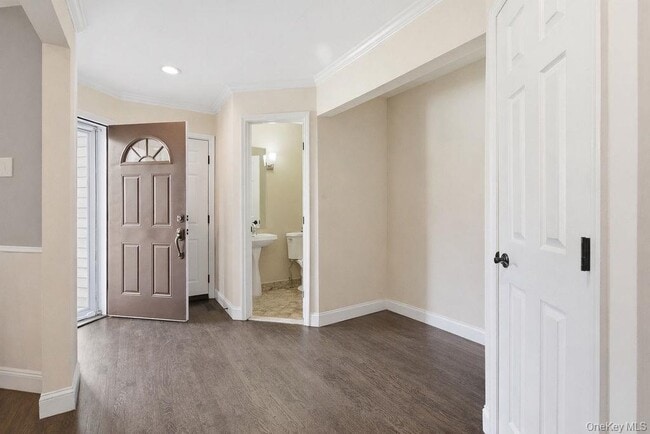 Building Photo - 305 Glenwood Dr