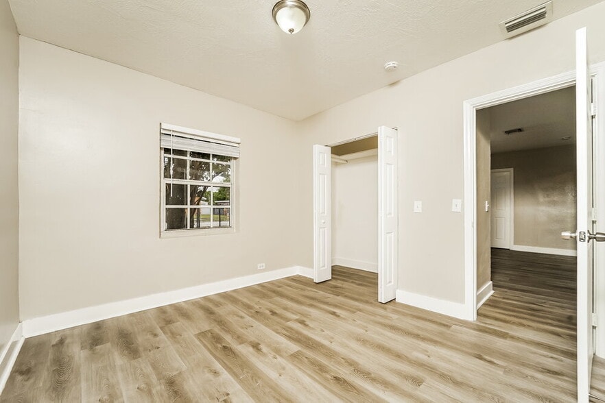 Building Photo - 16461 NW 19th Ave