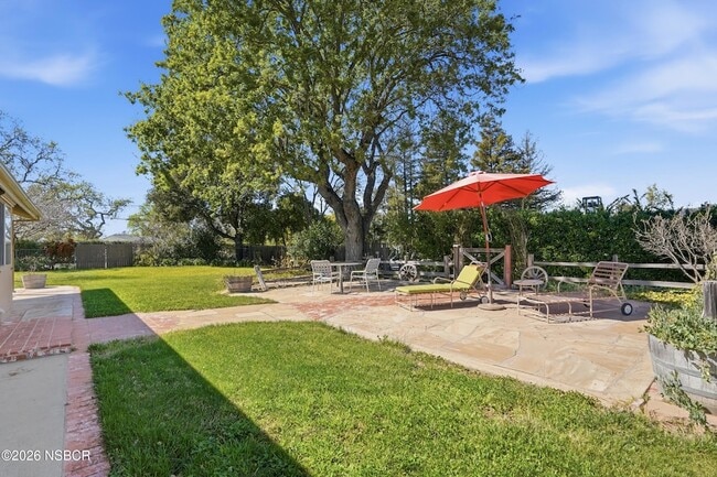 Building Photo - 2611 Janin Way