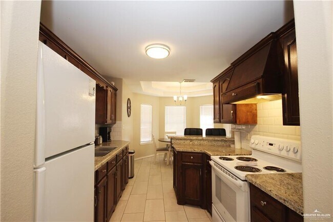 Building Photo - 15 Flamingo Ave