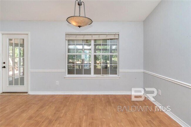 Building Photo - 30894 Pinyon Dr