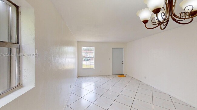 Building Photo - 6842 SW 15th St