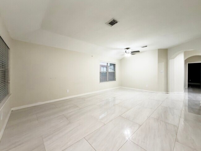 Building Photo - 2243 Rocky Hollow Ln