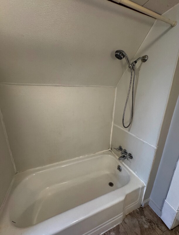 Building Photo - 311-1/2 S Main St