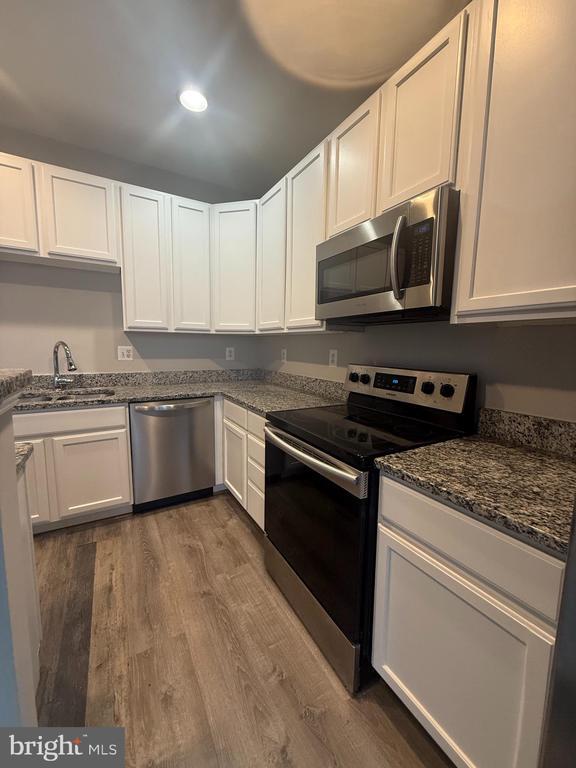 Building Photo - 2925 Rotterdam Loop