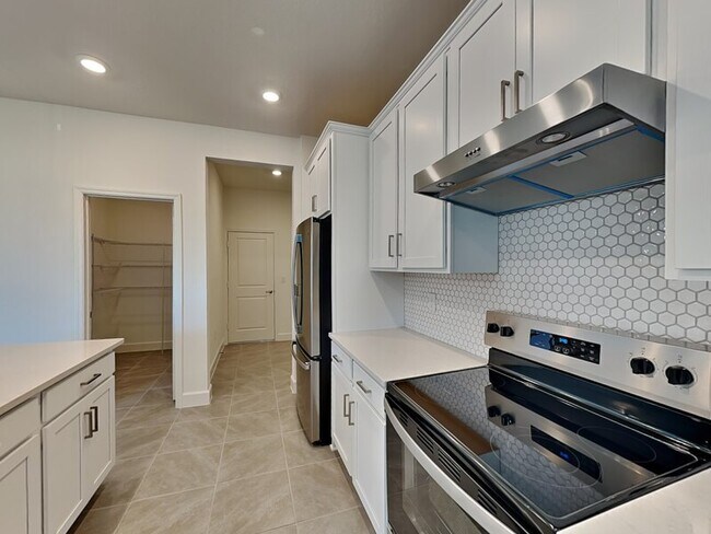 Building Photo - 3071 Sanctuary Dr