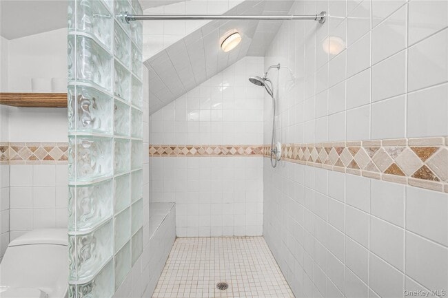 Building Photo - 197 US-9W