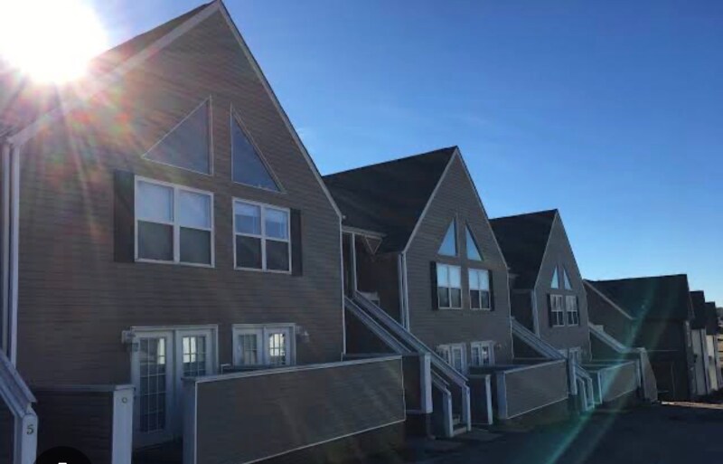 Building Photo - 109 College St