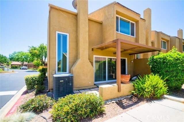 Building Photo - 4725 Cardena Plaza