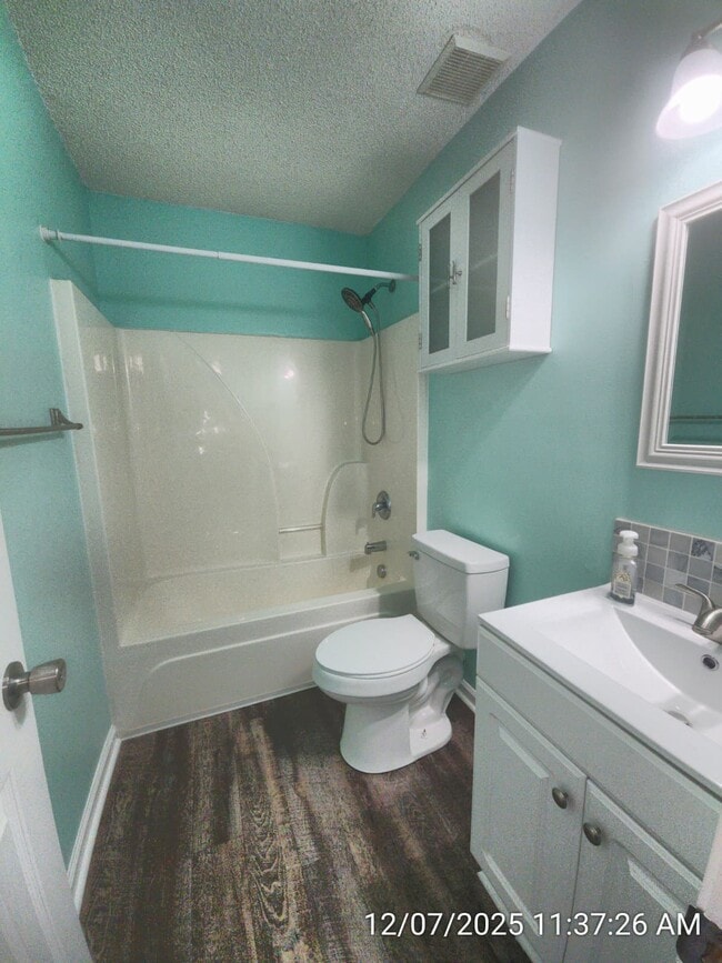 Building Photo - 323 Aubrey Ave