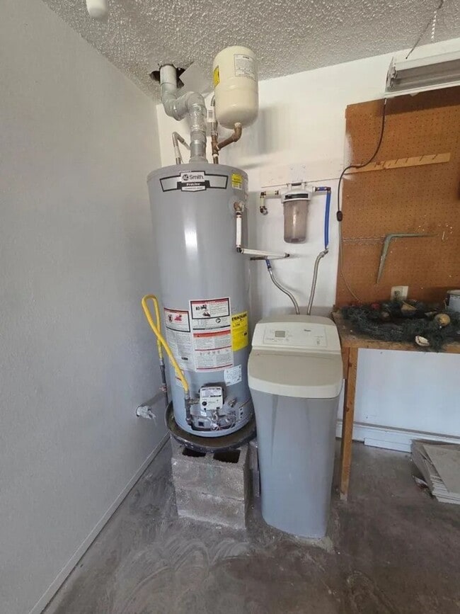 Building Photo - Very well maintained home - 6 Month Lease!!!