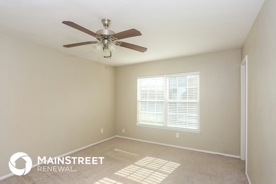 Building Photo - 702 Southridge Ct