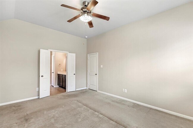 Building Photo - 2471 Garden Falls Dr