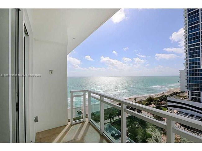Building Photo - 6917 Collins Ave