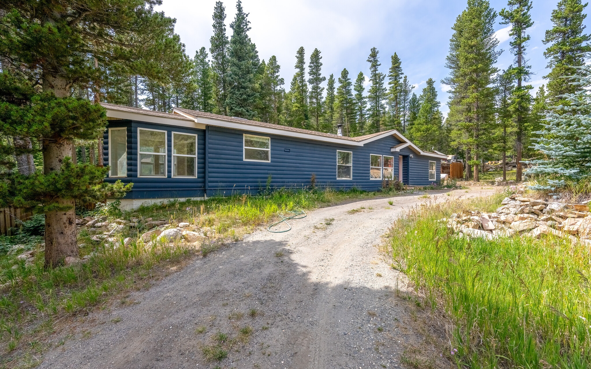 Building Photo - 865 Silver Creek Rd