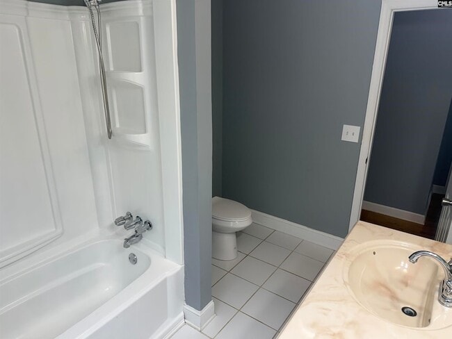 Building Photo - 517 Innsbrook Dr