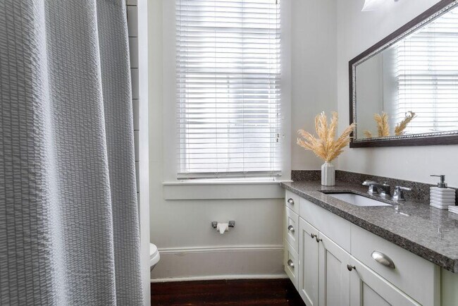 Building Photo - 1501 Robert C. Blakes Sr. Dr