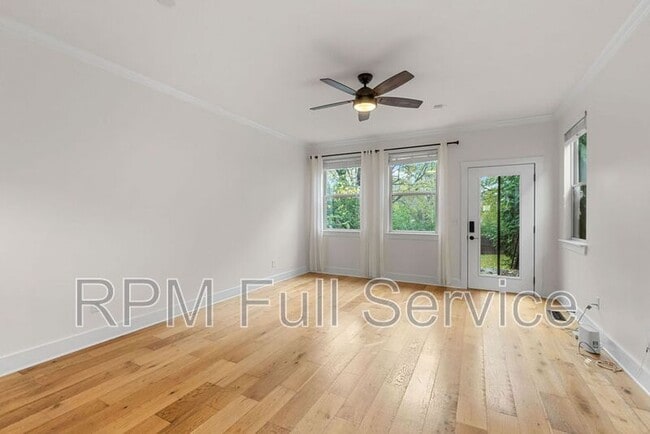 Building Photo - 537 Eastboro Dr