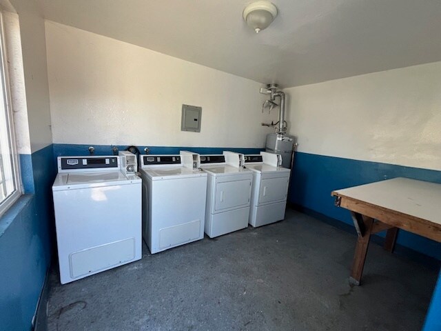 Laundry Facility - 7224 Fresno St