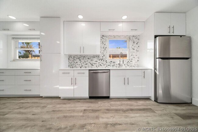 Building Photo - 518 Kingbird Cir