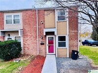 Building Photo - 402 S Bradford St